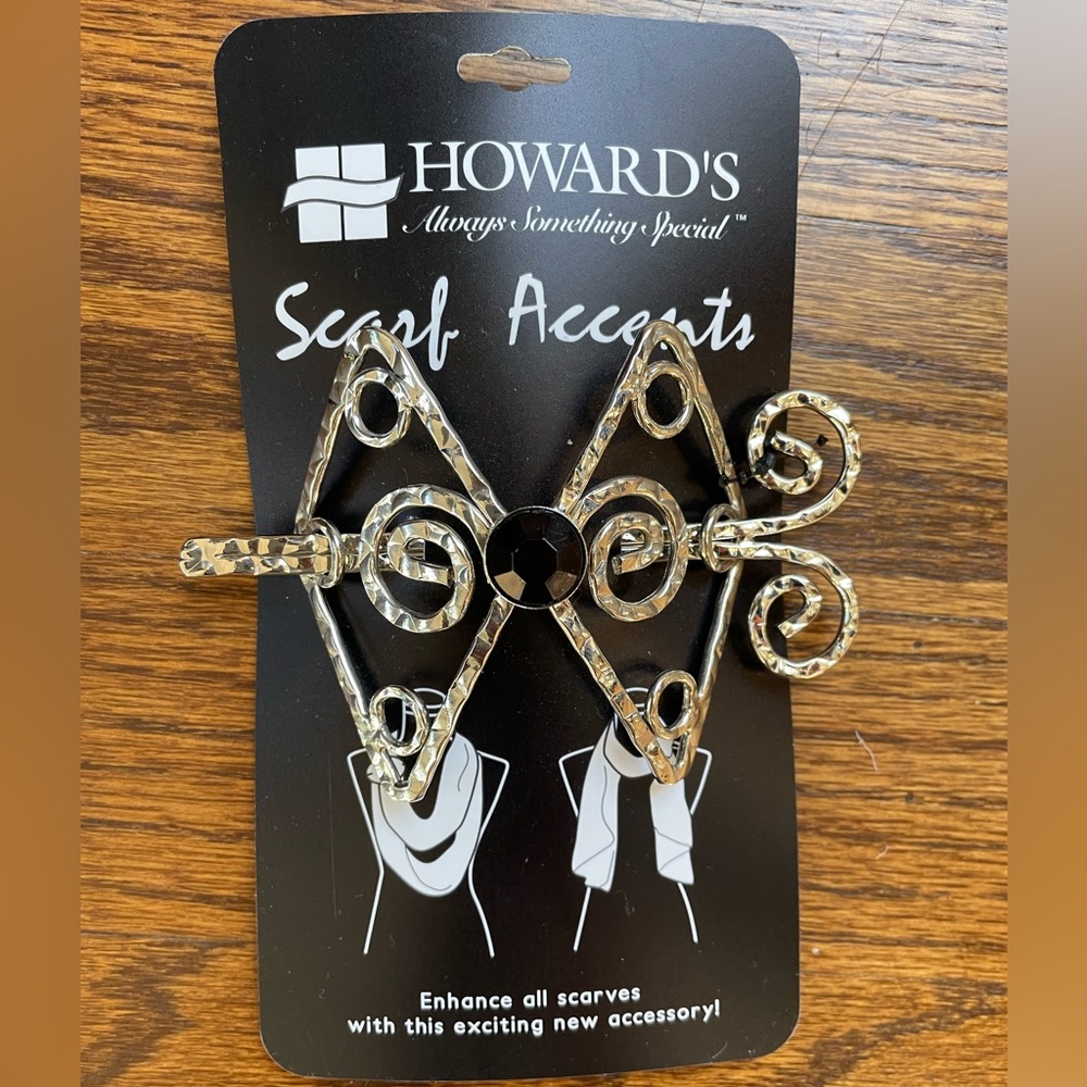 Howard’s scarf accents silver with black stone new